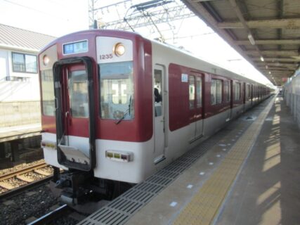 富野荘駅は、京都府城陽市枇杷庄鹿背田にある、近畿日本鉄道京都線の駅。