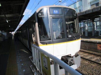 久津川駅は、京都府城陽市平川東垣外にある、近畿日本鉄道京都線の駅。