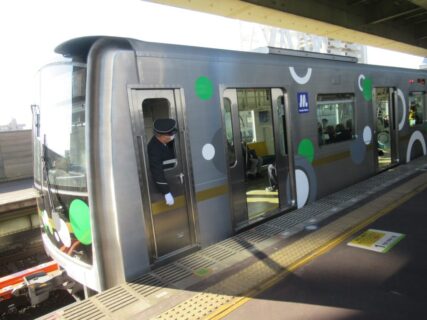吉田駅は、大阪府東大阪市今米一丁目にある、近鉄けいはんな線の駅。