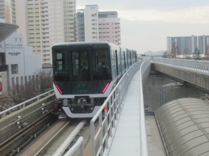 アイランドセンター駅は、神戸市東灘区にある、六甲アイランド線の駅。