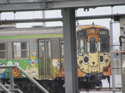 南伊予駅は、愛媛県伊予市上三谷にある、JR四国予讃線の駅。