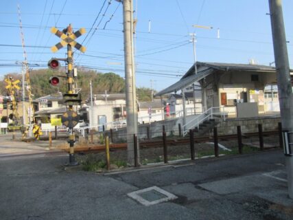 港山駅は、愛媛県松山市港山町にある、伊予鉄道高浜線の駅。