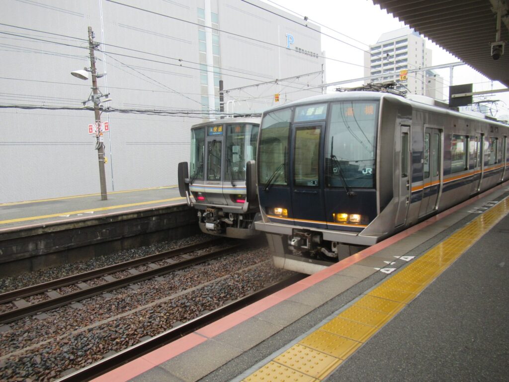 西宮駅は、兵庫県西宮市池田町にある、JR西日本東海道本線の駅。