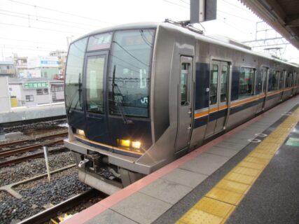 甲子園口駅は、兵庫県西宮市甲子園口にある、JR西日本東海道本線の駅。