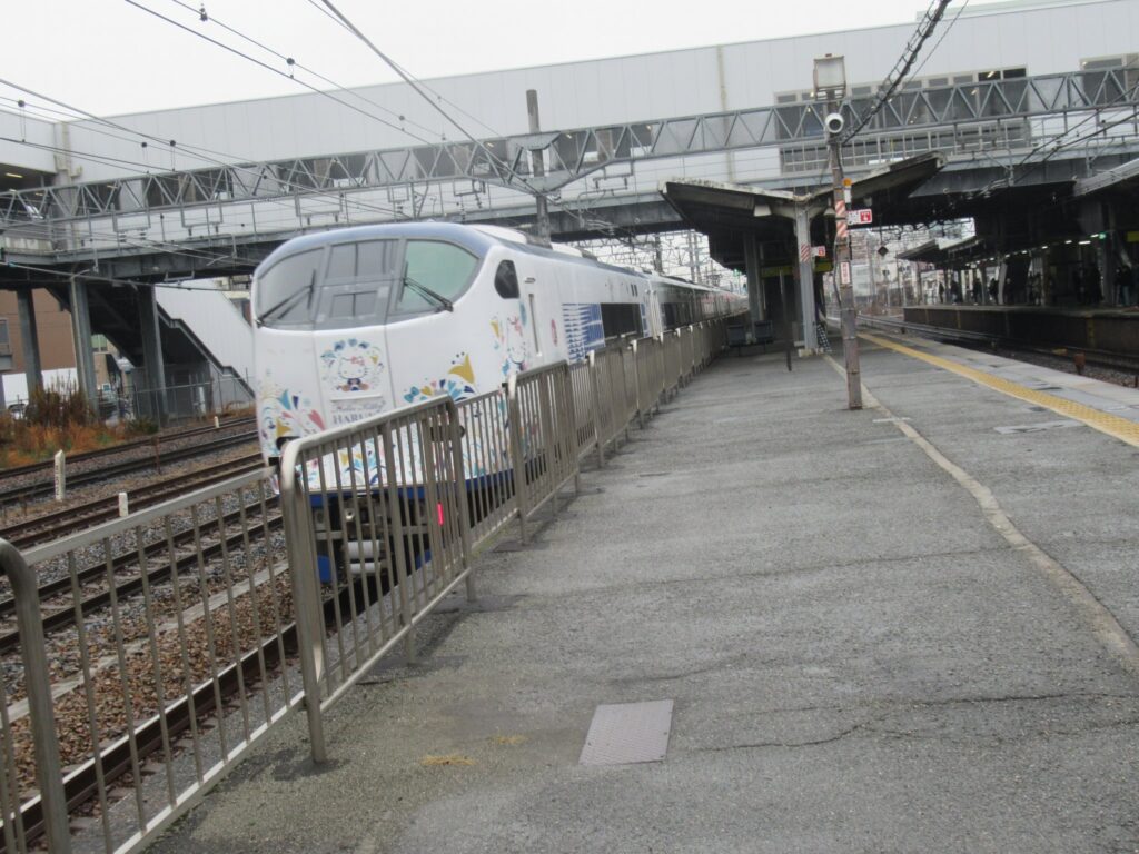 東淀川駅は、大阪市淀川区宮原二丁目にある、JR西日本東海道本線の駅。