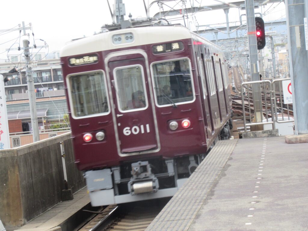 曽根駅は、大阪府豊中市曽根東町三丁目にある、阪急電鉄宝塚本線の駅。