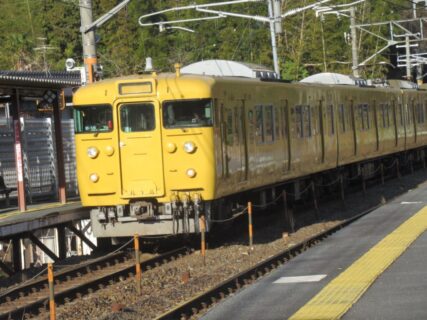 日羽駅は、岡山県総社市日羽草部にある、JR西日本伯備線の駅。