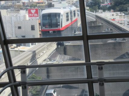 市立病院前駅は、那覇市古島にある、ゆいレールの駅。
