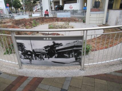 旭橋駅前にある那覇駅跡、正確には転車台の跡とモニュメント。