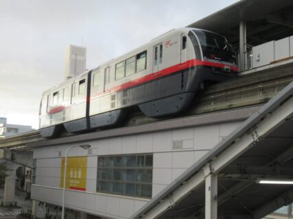 旭橋駅から、牧志駅まで移動して参りました。