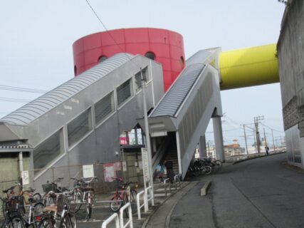 美咲が丘駅は、福岡県糸島市荻浦四丁目にある、JR九州筑肥線の駅。