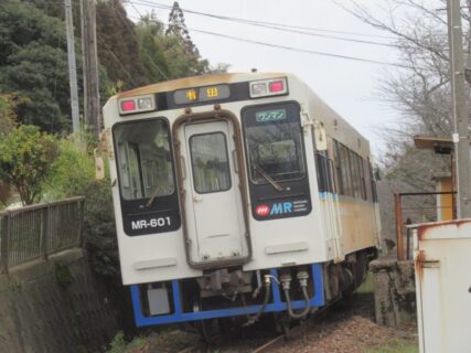 川東駅は、佐賀県伊万里市二里町大里甲にある、松浦鉄道西九州線の駅。