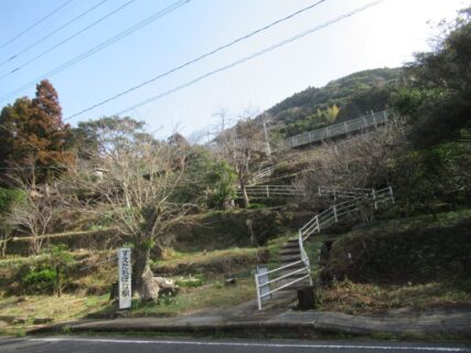 すえたちばな駅は、佐世保市江迎町末橘にある、松浦鉄道西九州線の駅。