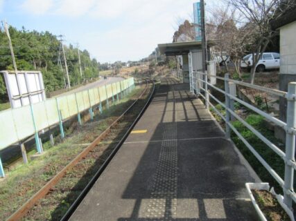 松浦発電所前駅は、松浦市志佐町白浜免にある、松浦鉄道西九州線の駅。