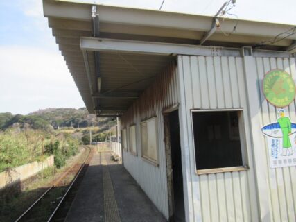 前浜駅は、長崎県松浦市調川町平尾免にある、松浦鉄道西九州線の駅。