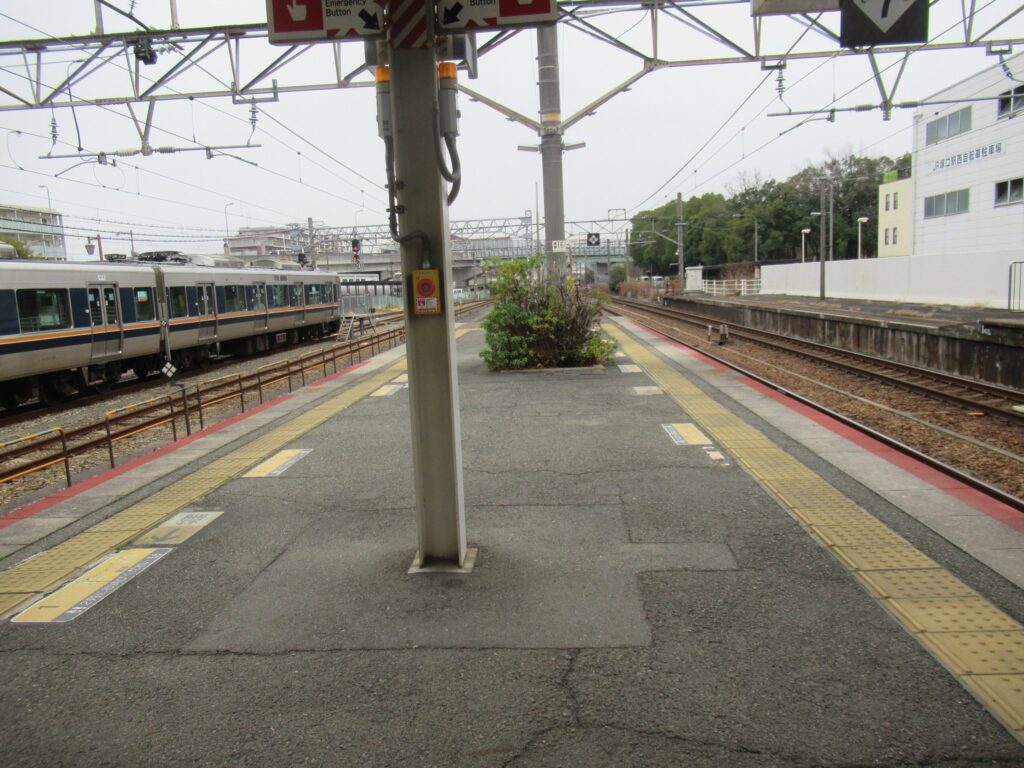 塚口駅は、兵庫県尼崎市東塚口町一丁目にある、JR西日本福知山線の駅。