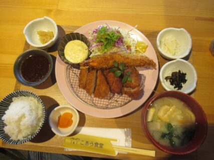 出水駅にある、こあら食堂でランチでございます。