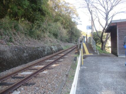 荷稲駅は、高知県幡多郡黒潮町荷稲にある、土佐くろしお鉄道中村線の駅。