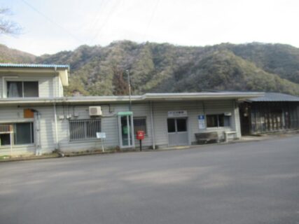 江川崎駅は、高知県四万十市西土佐江川崎にある、JR四国予土線の駅。