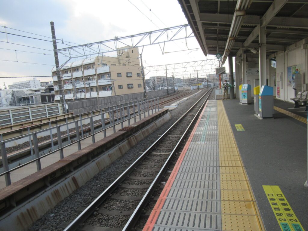 八丁畷駅は、川崎市川崎区池田一丁目にある、JR東日本南武線の駅。