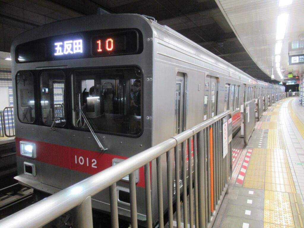 荏原中延駅は、東京都品川区中延二丁目にある、東急電鉄池上線の駅。