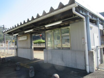 伊勢柏崎駅は、三重県度会郡大紀町崎にある、JR東海紀勢本線の駅。