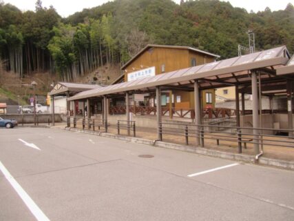 大和上市駅は、奈良県吉野郡吉野町上市にある、近畿日本鉄道吉野線の駅。