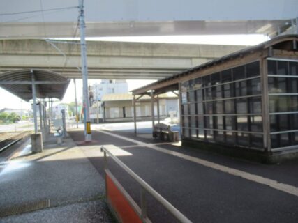 県立美術館通停留場は、高知市高須本町にある、とさでん交通の停留場。