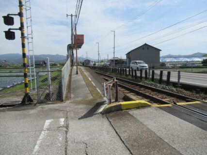土佐長岡駅は、高知県南国市西山にある、JR四国土讃線の駅。