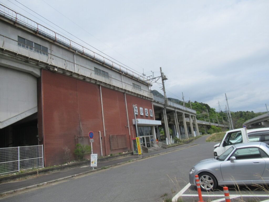 北小松駅は、滋賀県大津市北小松にある、JR西日本湖西線の駅。
