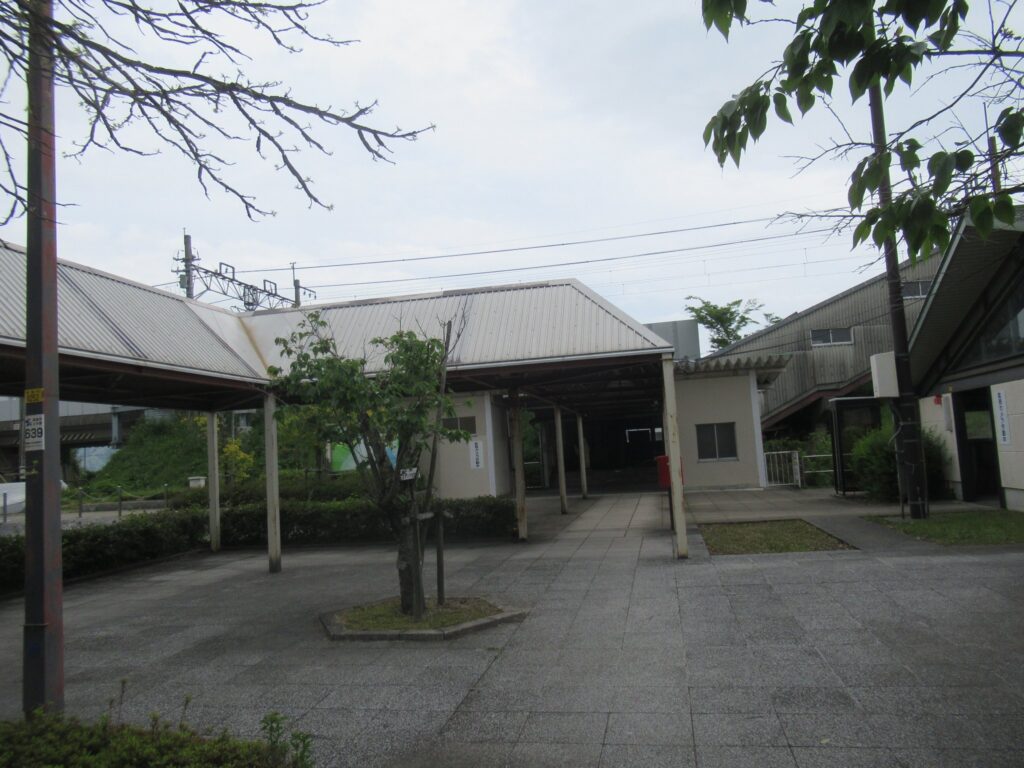 近江中庄駅は、滋賀県高島市マキノ町中庄にある、JR西日本湖西線の駅。