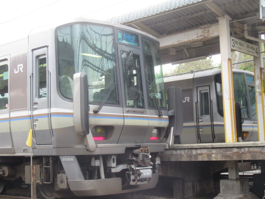 近江塩津駅は、滋賀県長浜市西浅井町余にある、JR西日本の駅。