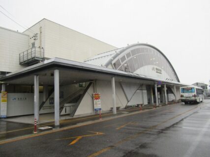 能登川駅は、滋賀県東近江市林町にある、JR西日本東海道本線の駅。
