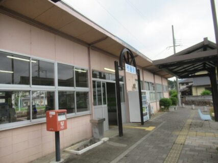 市島駅は、兵庫県丹波市市島町市島姥田にある、JR西日本福知山線の駅。
