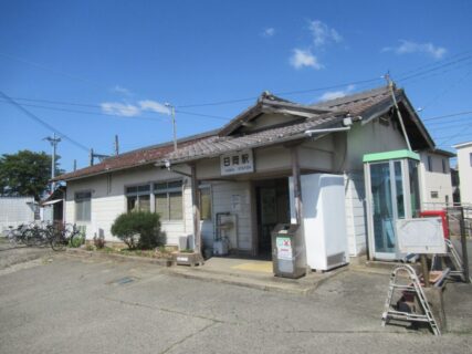 日岡駅は、兵庫県加古川市加古川町大野にある、JR西日本加古川線の駅。