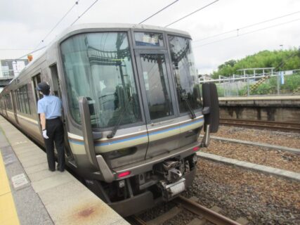 篠原駅は、滋賀県近江八幡市上野町にある、JR西日本東海道本線の駅。