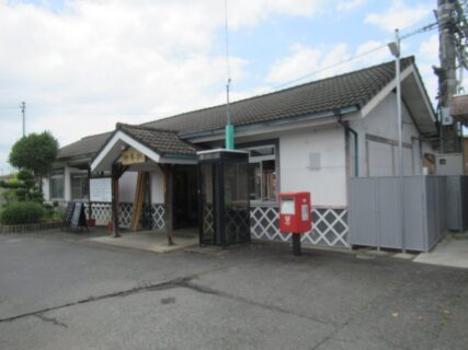 柳本駅は、奈良県天理市柳本町にある、JR西日本桜井線の駅。