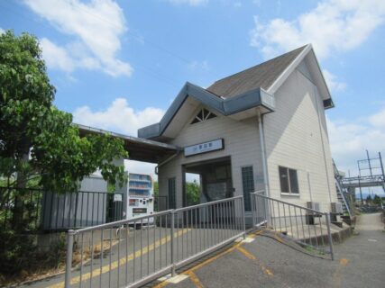 黒田駅は、奈良県磯城郡田原本町黒田にある、近畿日本鉄道田原本線の駅。