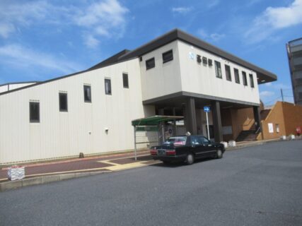 高田駅は、奈良県大和高田市にある、JR西日本和歌山線・桜井線の駅。