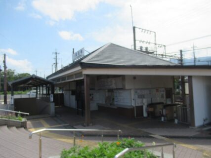 近鉄新庄駅は、奈良県葛城市柿本にある、近畿日本鉄道御所線の駅。