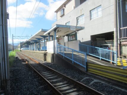 貝塚市役所前駅は、大阪府貝塚市にある、水間鉄道水間線の駅。