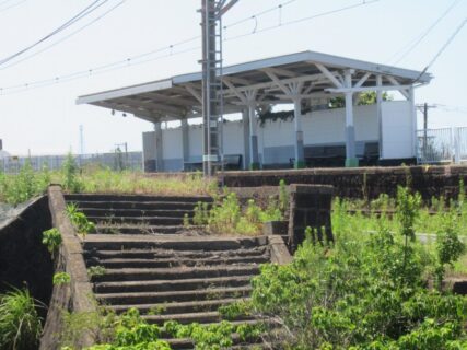 深日町駅は、大阪府泉南郡岬町にある、南海電気鉄道多奈川線の駅。