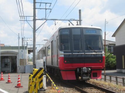 須賀駅は、岐阜県羽島市正木町須賀小松にある、名古屋鉄道竹鼻線の駅。