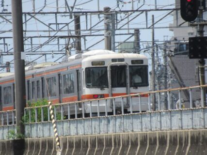 西岐阜駅は、岐阜市市橋四丁目にある、JR東海東海道本線の駅。
