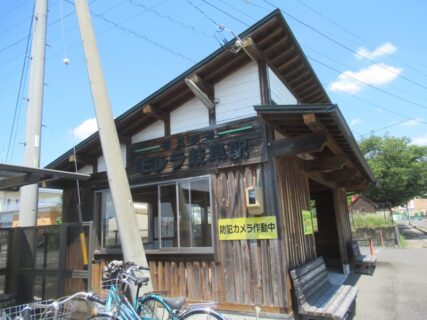 モレラ岐阜駅は、岐阜県本巣市早野にある、樽見鉄道樽見線の駅。