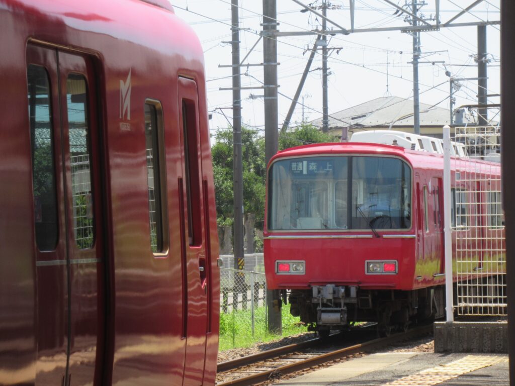 萩原駅は、愛知県一宮市萩原町串作字荒神田面にある、名鉄尾西線の駅。