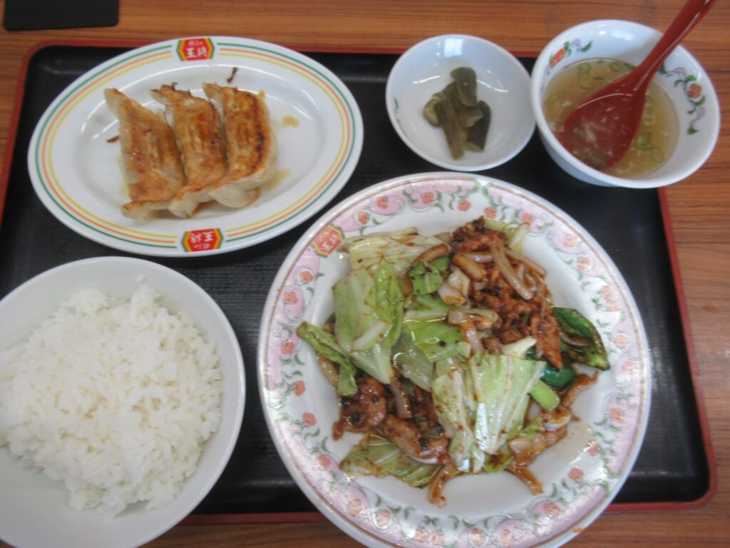 ランチタイム@餃子の王将岐阜羽島店、回鍋肉定食。