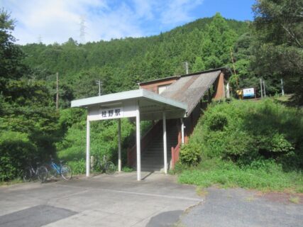 柱野駅は、山口県岩国市柱野にある、JR西日本岩徳線の駅。