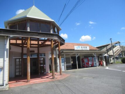 玖珂駅は、山口県岩国市玖珂町萃石にある、JR西日本岩徳線の駅。
