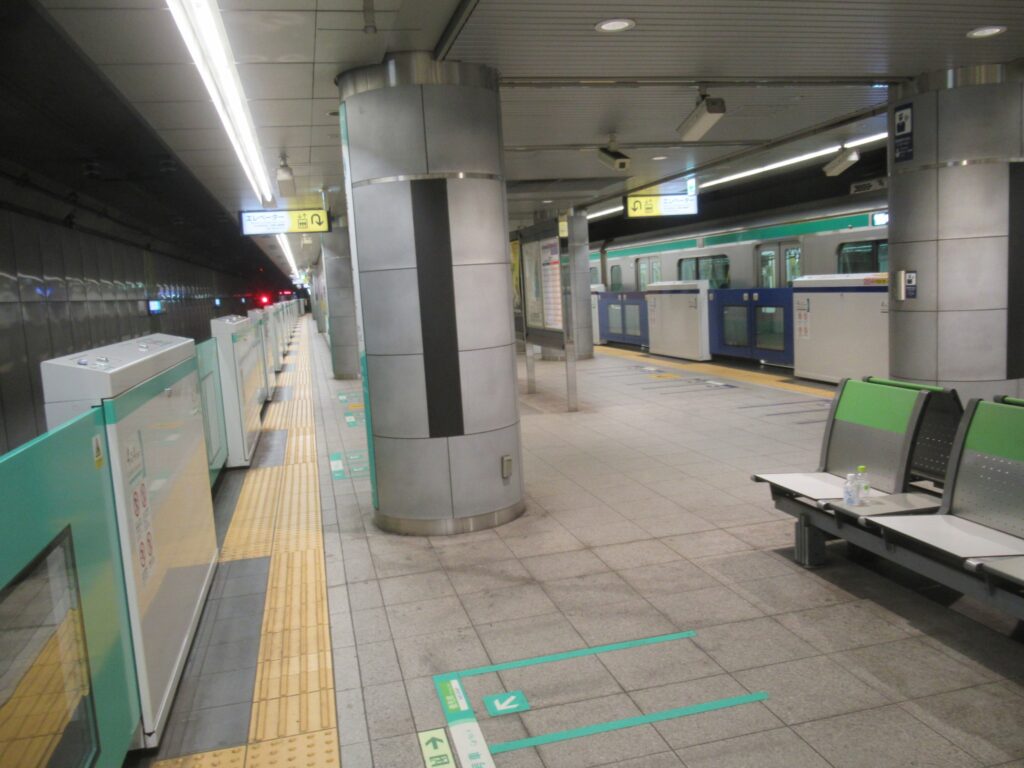 品川シーサイド駅は、東京都品川区東品川四丁目にある、りんかい線の駅。